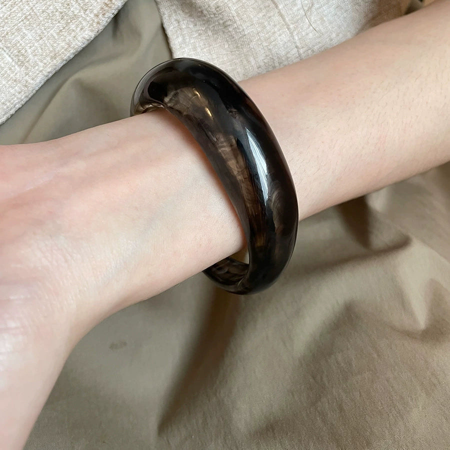 Hand bracelet