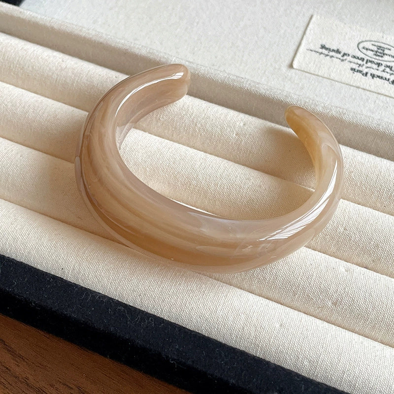 Hand bracelet