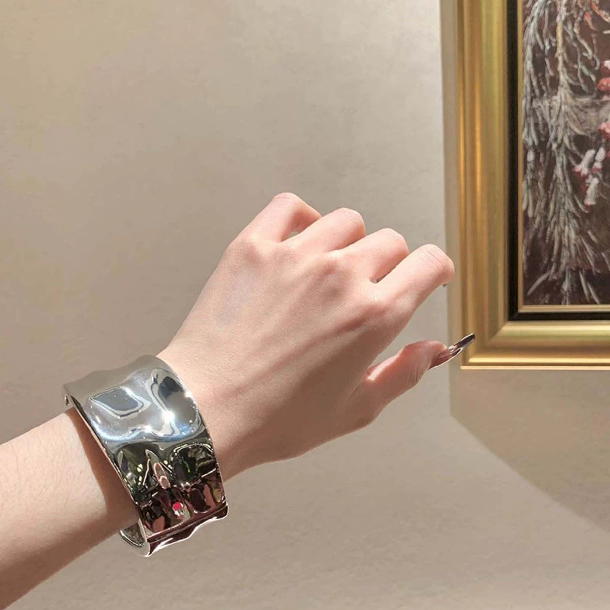 Hand bracelet