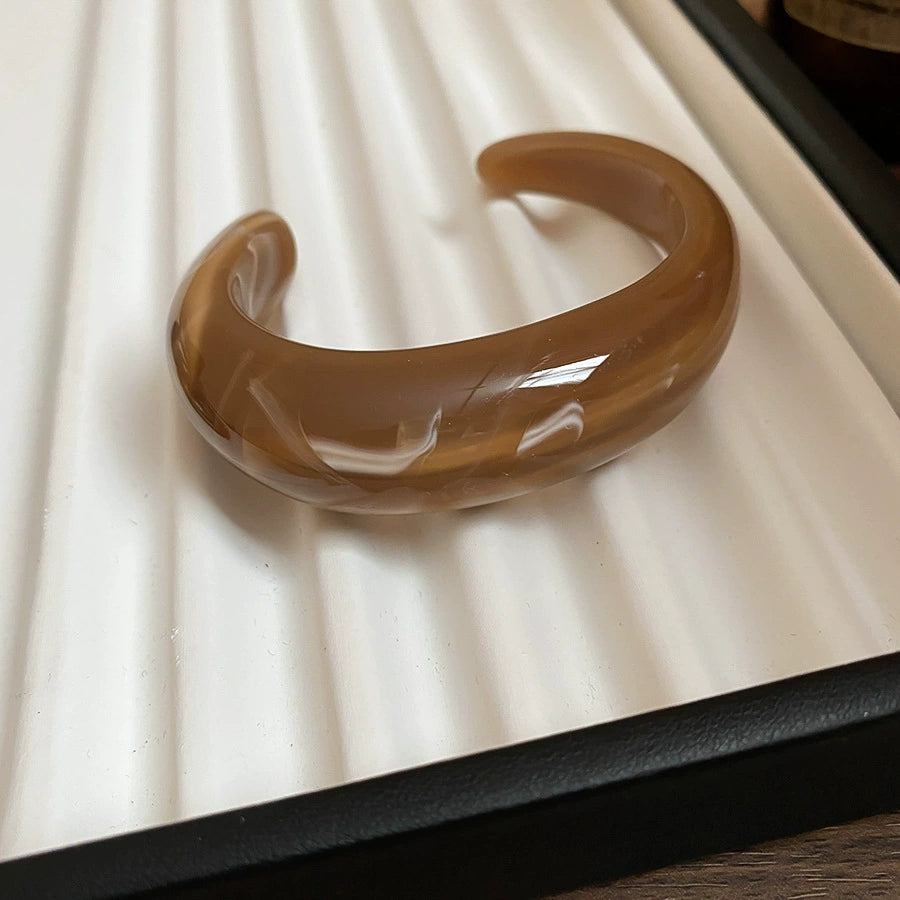 Hand bracelet