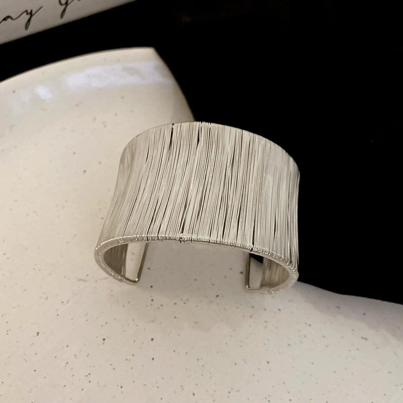 Hand bracelet