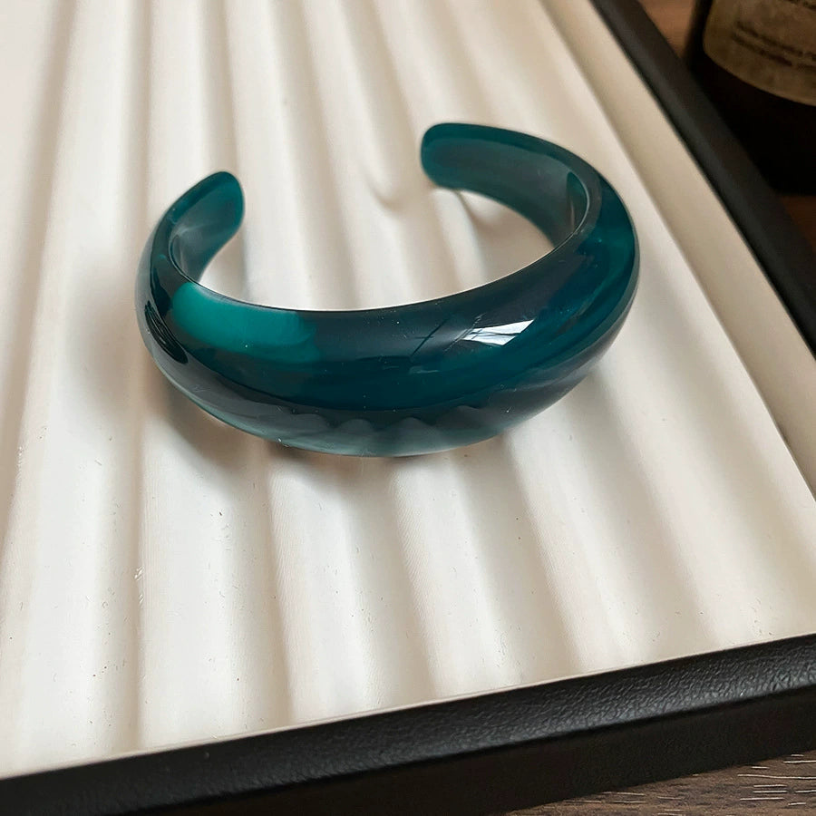 Hand bracelet