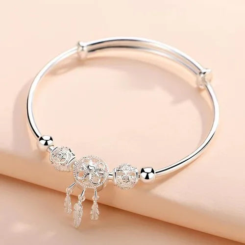 Hand bracelet