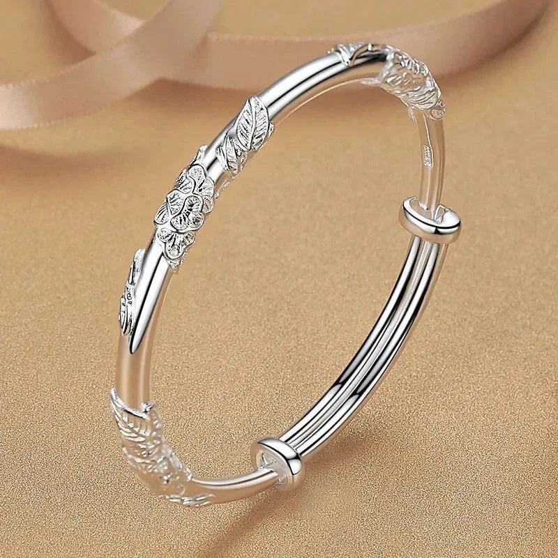 Hand bracelet